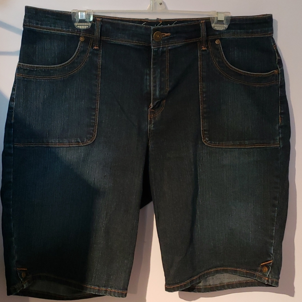 Gloria Vanderbilt denim Bermuda shorts